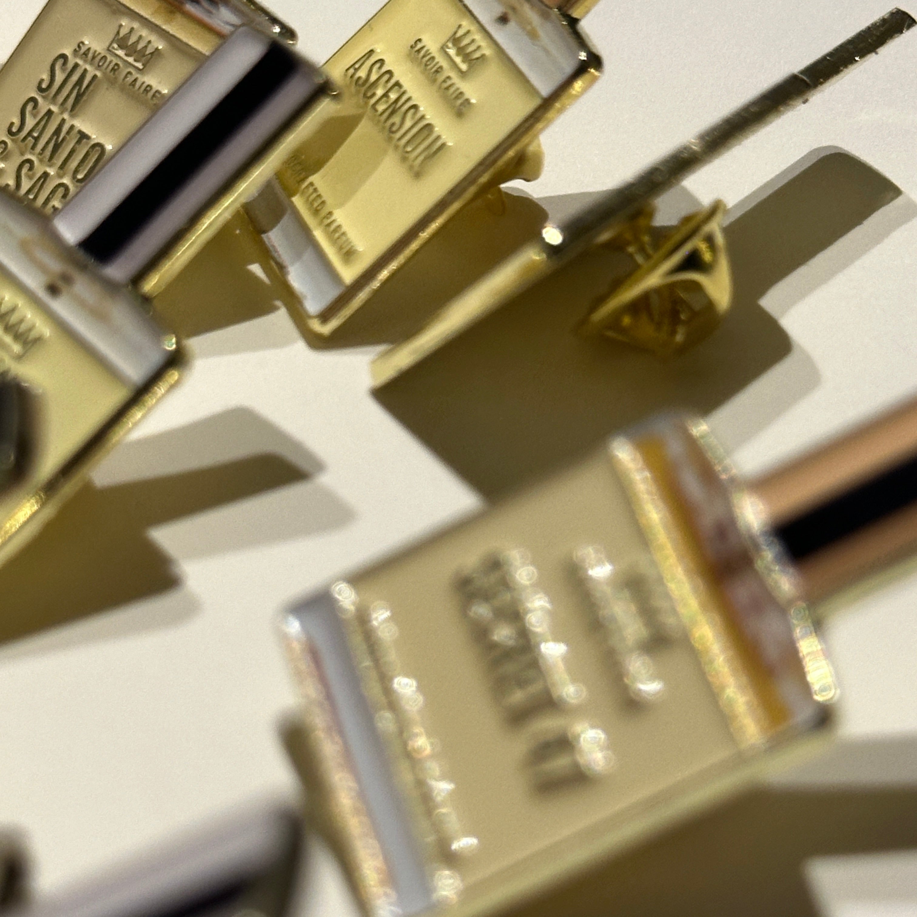 Parfum Pins