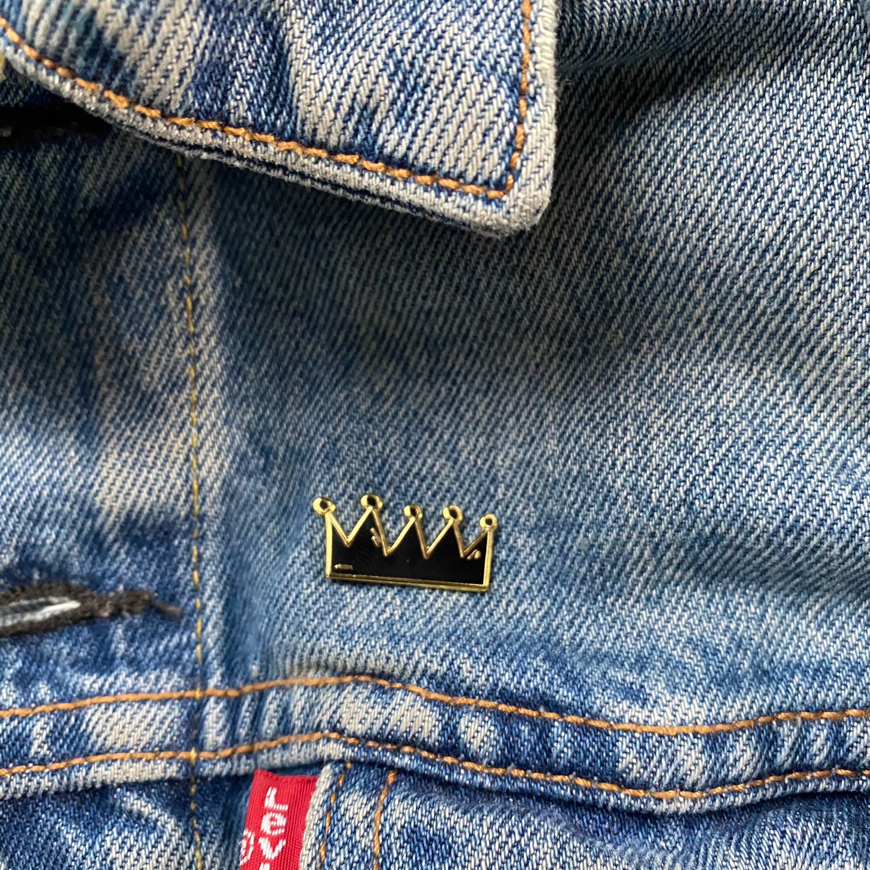 Savoir Faire Crown Pin