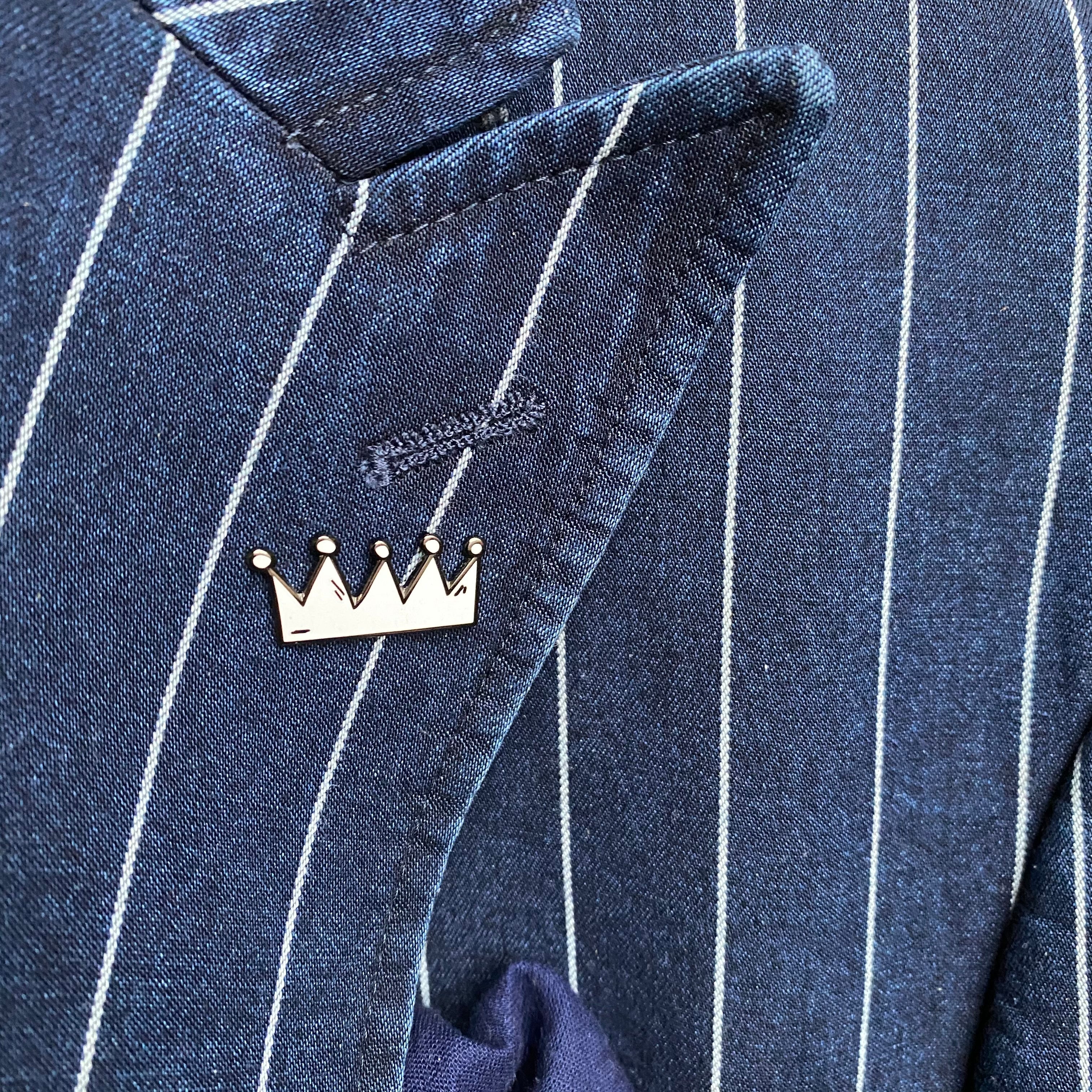 Savoir Faire Crown Pin